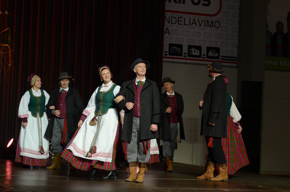 Dovana Lietuvai –  liaudies šokių festivalis „Atdarykim vartelius 2017“