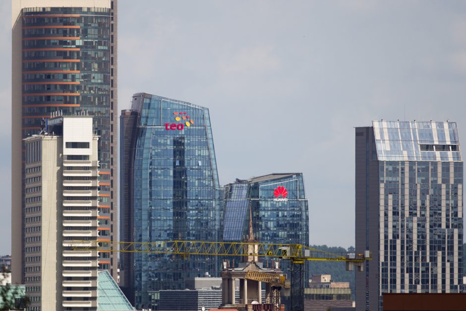 Dangoraižiai Vilniuje: kada ir kas aplenks „Europos“ pastatą?