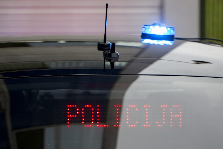 Neblaivus vairuotojas Vilniuje rėžėsi į tvorą