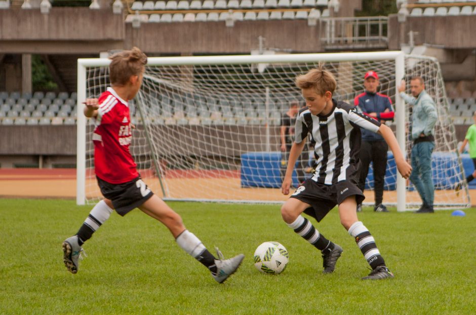 Istoriniame Kauno stadione futbolą žaidė šimtai vaikų 