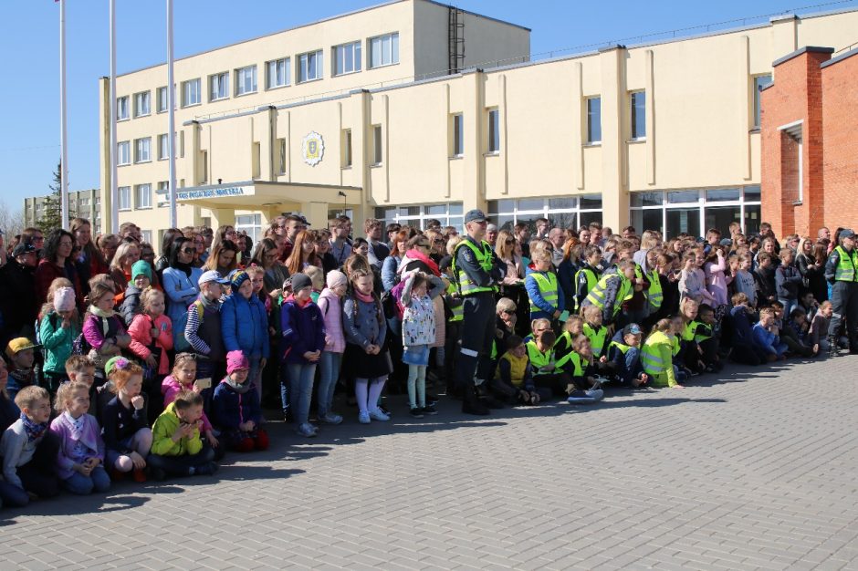 Moksleiviai domėjosi policininkų kasdienybe