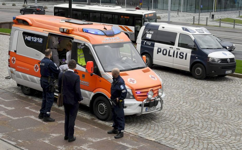 Prie Suomijos parlamento mėgino nusižudyti du žmonės