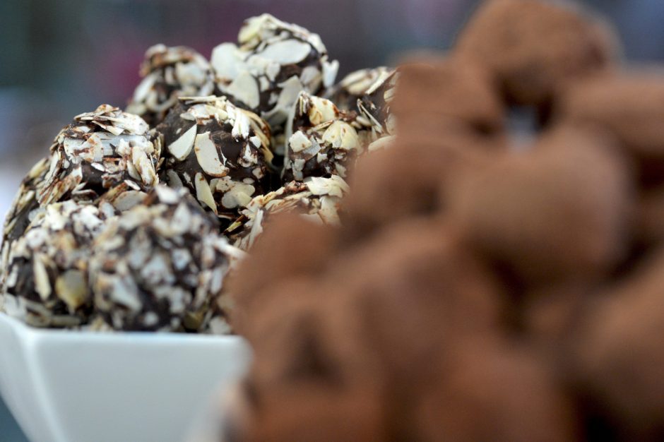 Pasaulinė šokolado diena: vokiečiai ir austrai per metus jo suvalgo po 9 kg