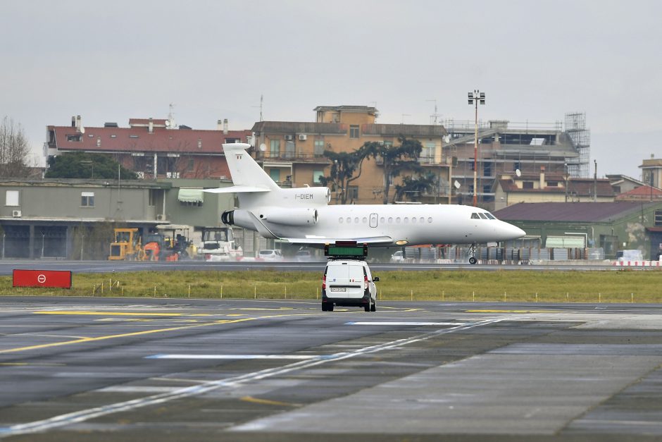Romos oro uoste evakuoti keleiviai