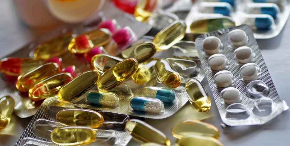 Seime pritarta siūlymui paankstinti receptinių vaistų prekybą internetu