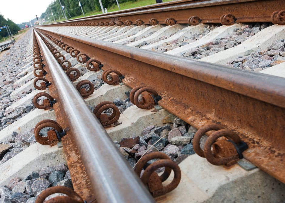Lietuvos ir Lenkijos geležinkeliai tariasi dėl greičio didinimo galimybių