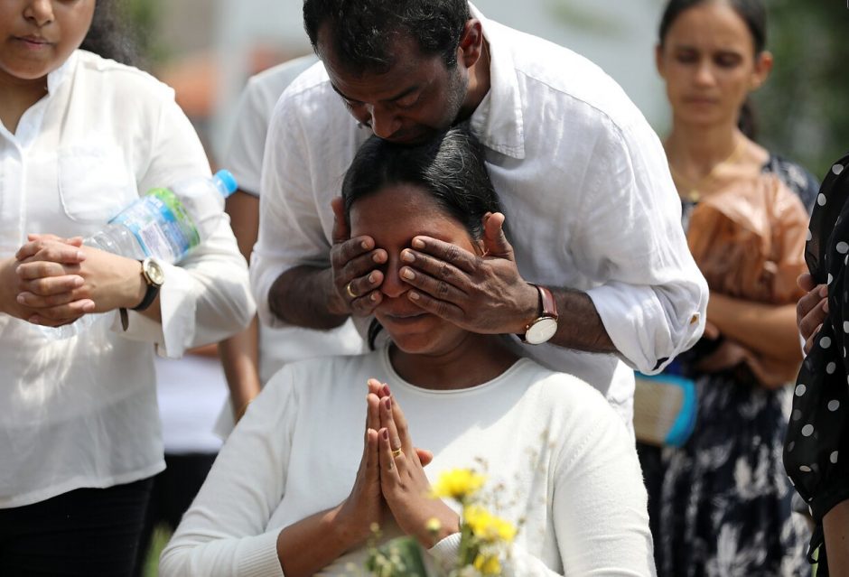 Po kruvinų sprogdinimų sustabdytos visos katalikų pamaldos Šri Lankoje