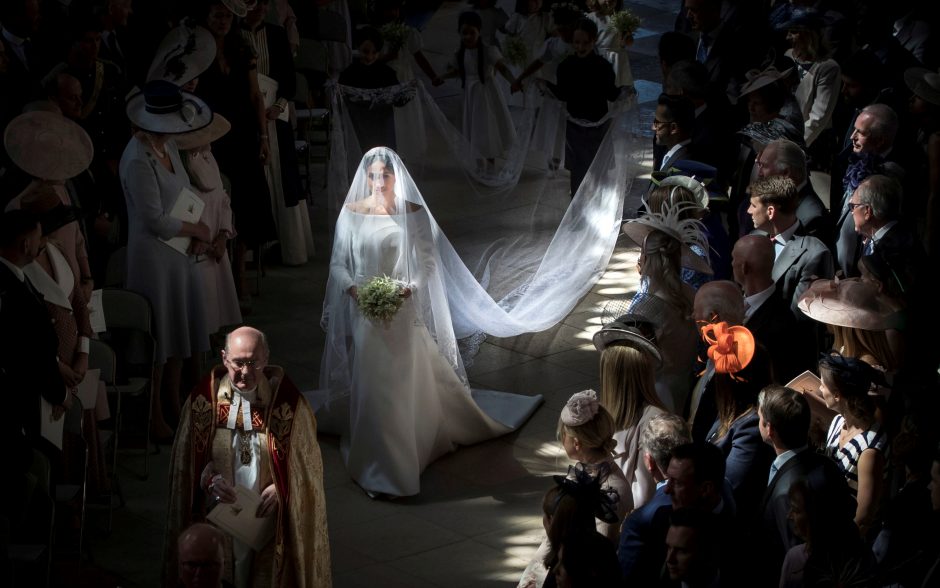 Gerbėjai gyvai galės pasigrožėti Princo Harry ir M. Markle vestuviniais drabužiais