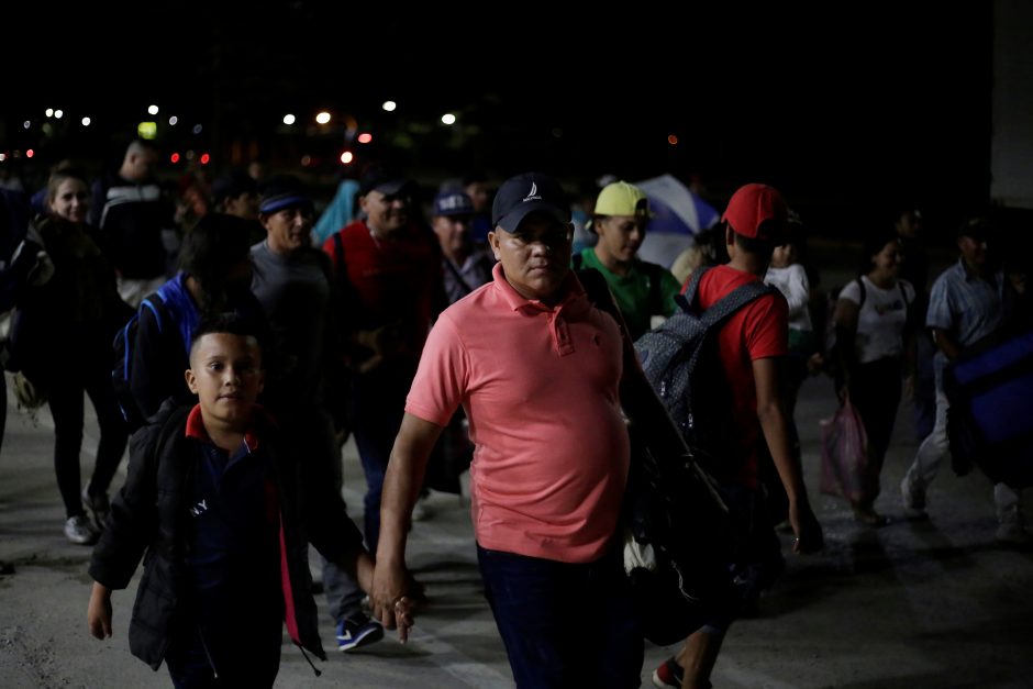 Iš Hondūro JAV kryptimi pajudėjo naujas migrantų karavanas