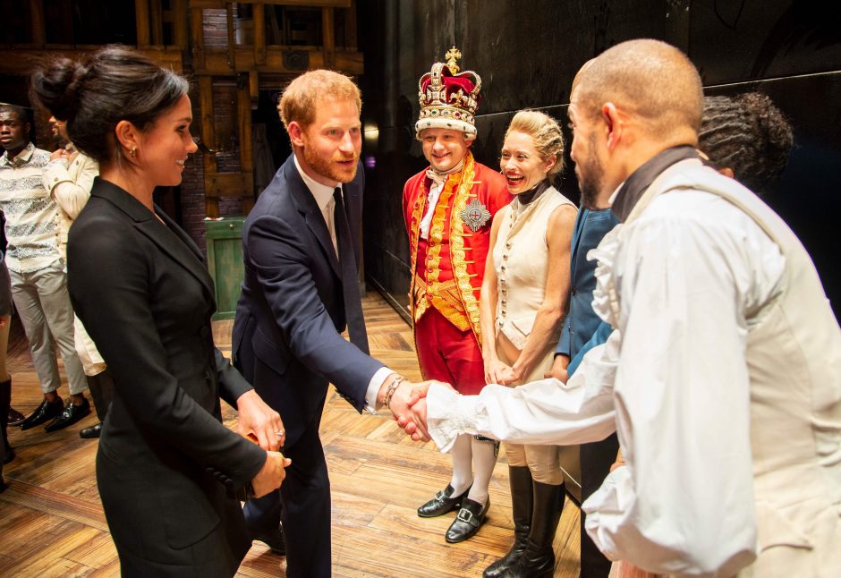 Princas Harry su M. Markle stebėjo miuziklą „Hamiltonas“: pora juokavo visą šou