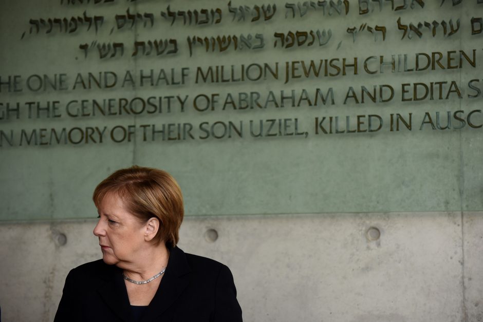 A. Merkel: Vokietija įsipareigojusi amžinai kovoti su antisemitizmu