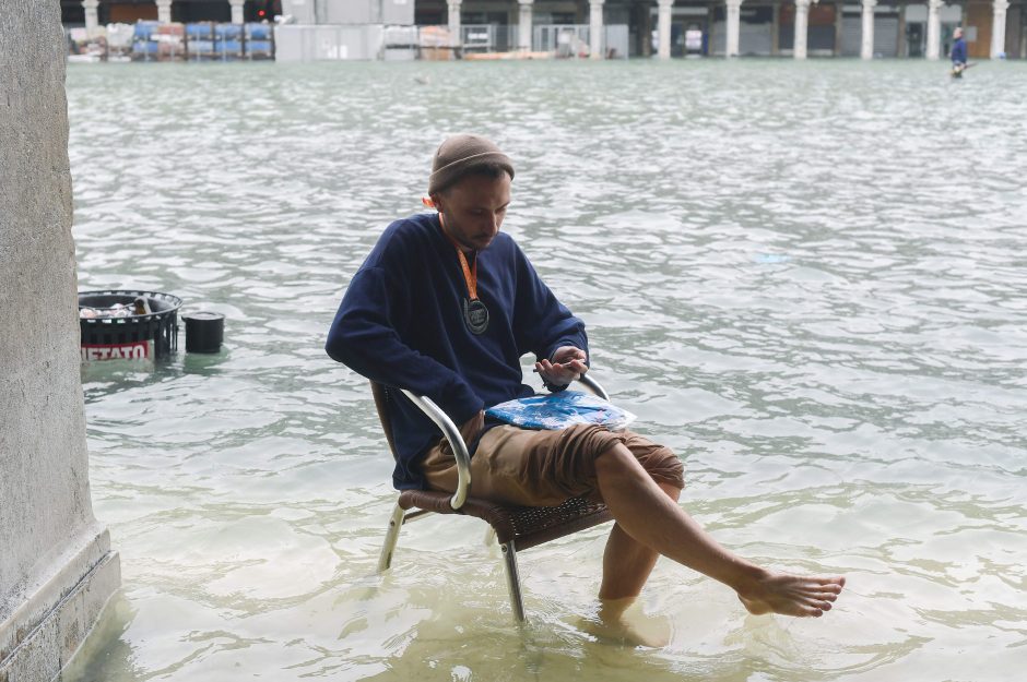 Vanduo užliejo Veneciją: per potvynį užtvindyta 70 proc. miesto teritorijos