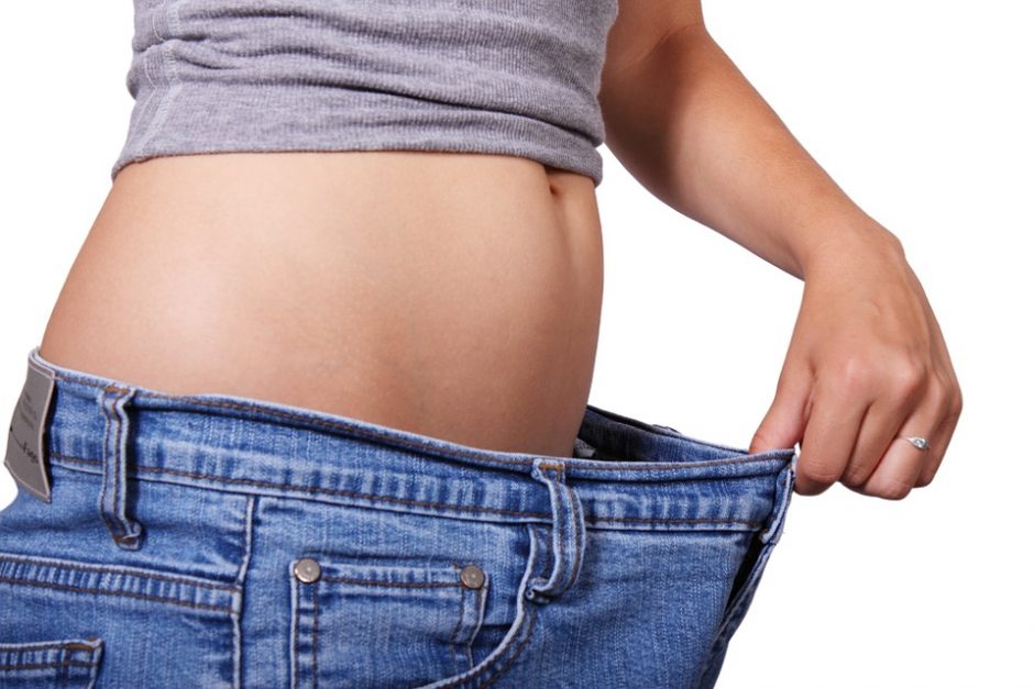 Tyrimas: pusė amerikiečių bando mesti svorį