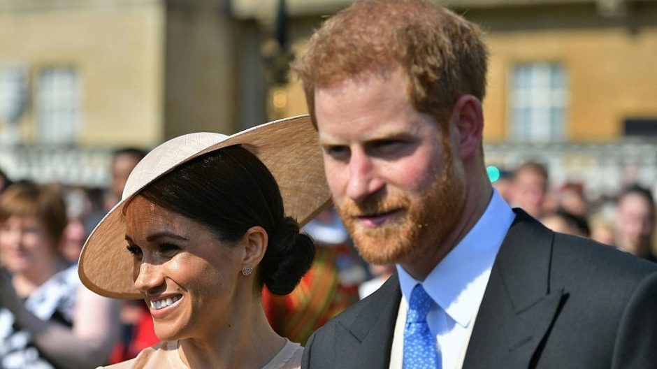 Karališkųjų vestuvių svečiai pardavinėja menkaverčius suvenyrus už tūkstančius