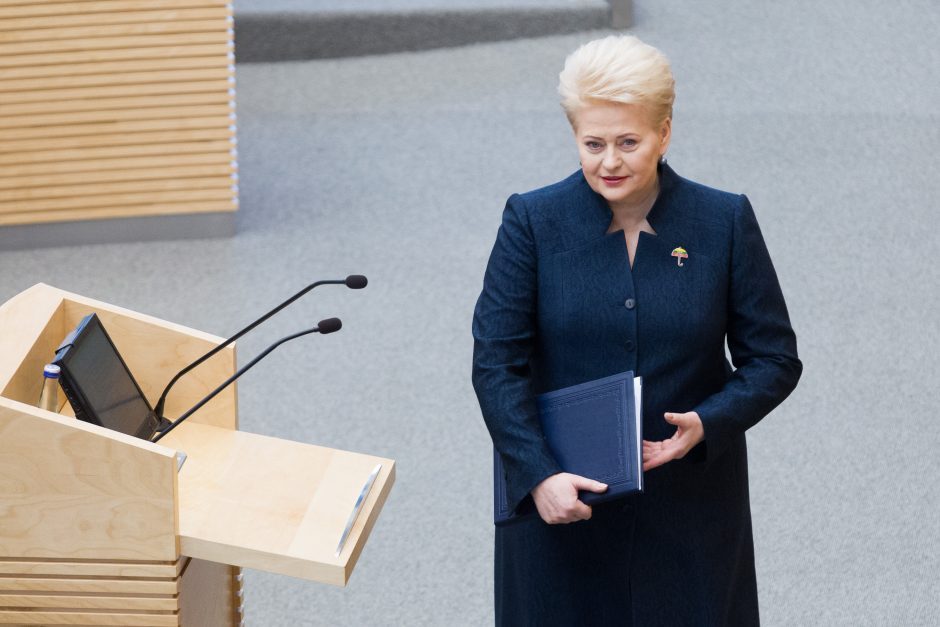 D. Grybauskaitei – valdančiųjų ir opozicijos kritika dėl pasyvumo
