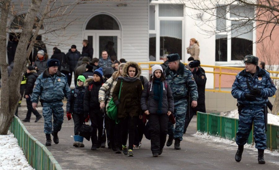 Incidentas Rusijoje: moksleivis prie savo mokyklos surengė šaudynes