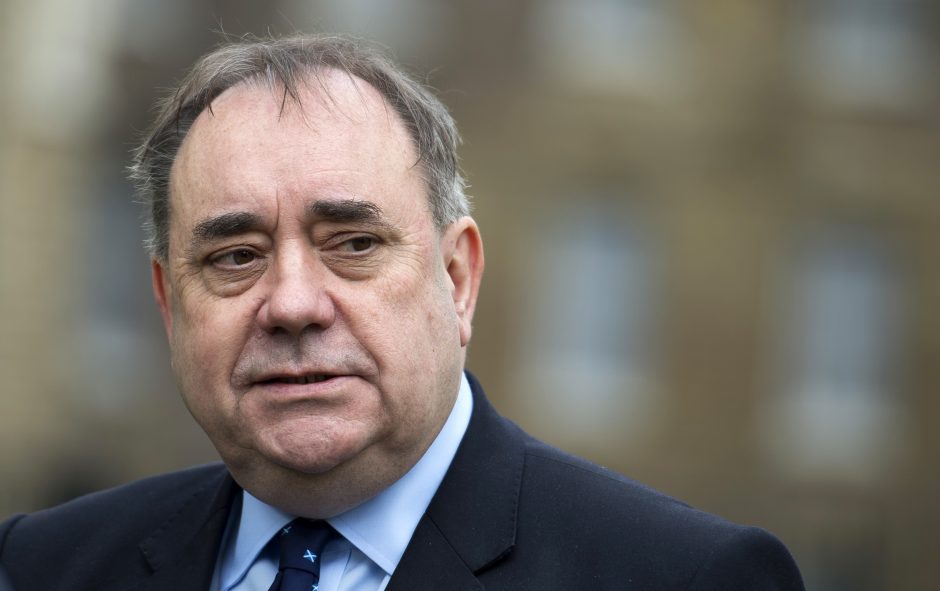 Buvęs Škotijos lyderis A. Salmondas apkaltintas mėginimu išprievartauti