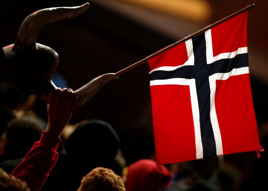 Norvegijos ministras palieka vyriausybę, kad jo žmona galėtų tęsti savo karjerą