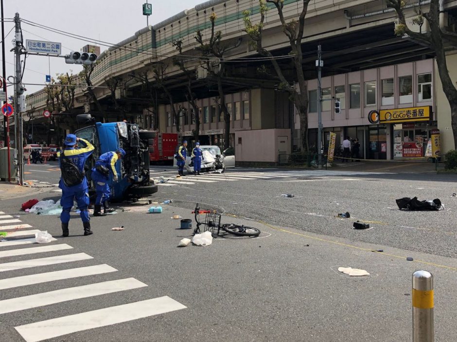 Tokijuje automobiliui įsirėžus į žmones žuvo dvi dviratininkės