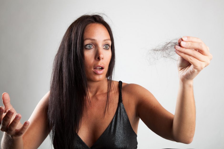 Plaukų slinkimas – kaip jį pažaboti?