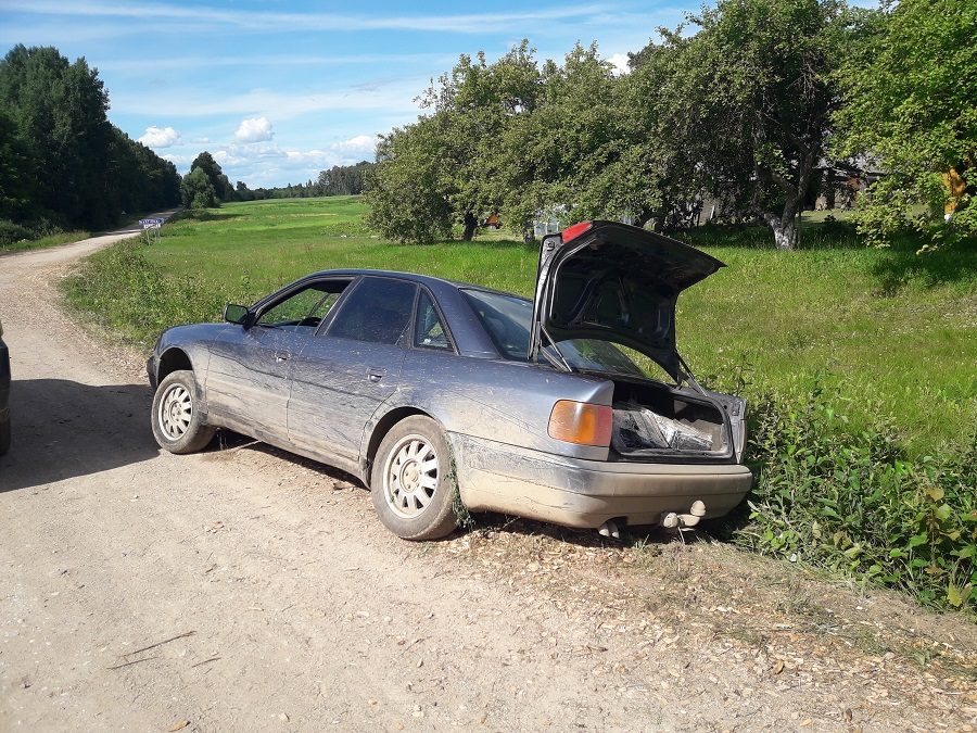 Nuo pasieniečių spruko palikęs tūkstančius cigarečių pakelių