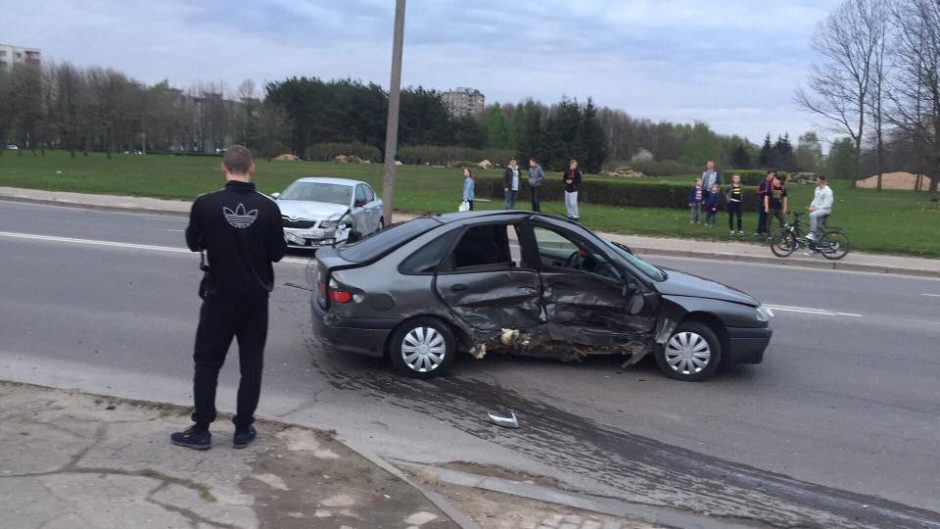 S. Žukausko gatvėje susidūrė trys automobiliai