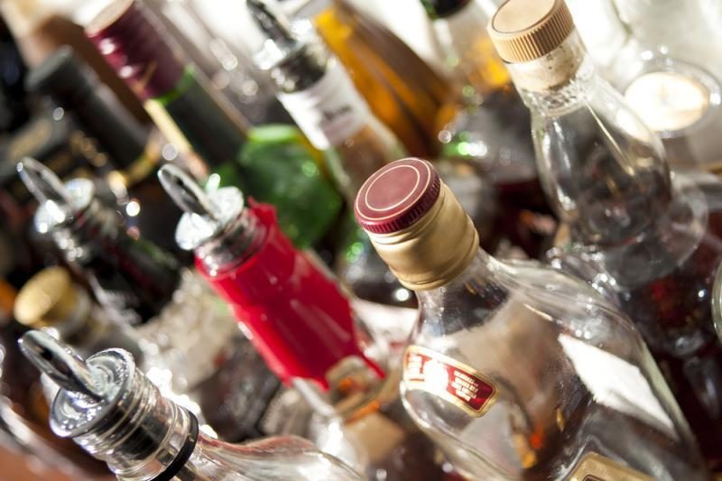 Pareigūnams įkliuvo internete nelegaliai alkoholį pardavinėjęs kaunietis