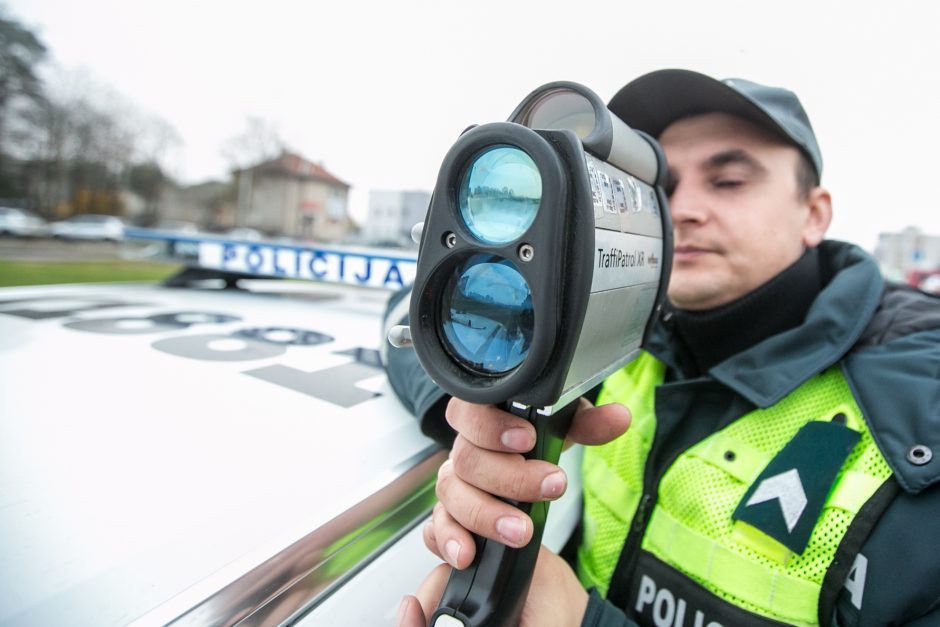 Pareigūnai nusitaikė į lakstūnus: vienas jų mieste skriejo 100 km/val. greičiu