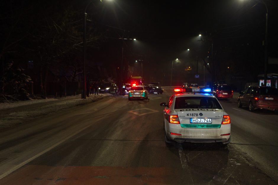 Į avariją Varnių gatvėje pateko taksi automobilis – yra nukentėjusiųjų