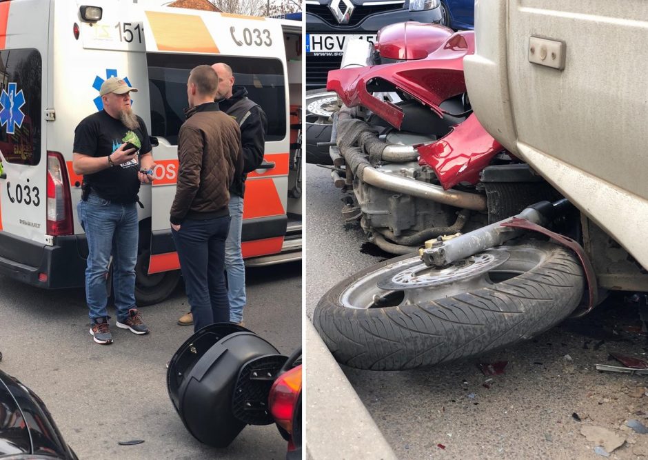 Kauno centre – motociklo ir mikroautobuso avarija, nukentėjo žinomo kinologo sūnus