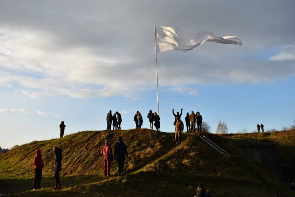 Festivalio uždarymas – su baltos vėliavos pakėlimu