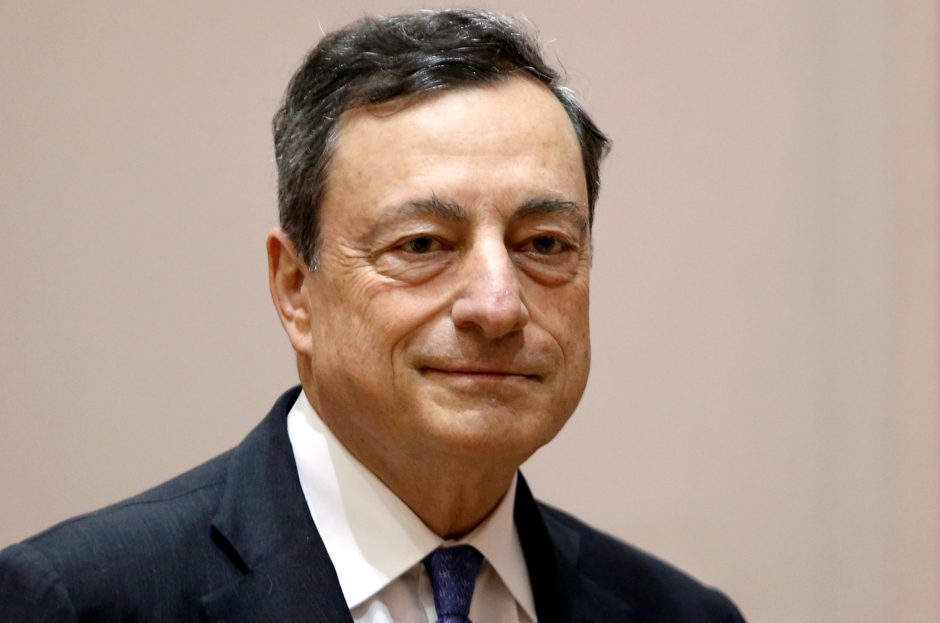 ECB vadovas: problemos kyla dėl per didelio bankų skaičiaus