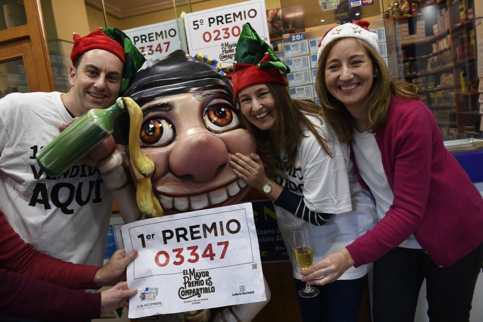Ispanijoje per Kalėdų loteriją paaiškėjo 2,4 mlrd. eurų prizų fondo laimėtojai