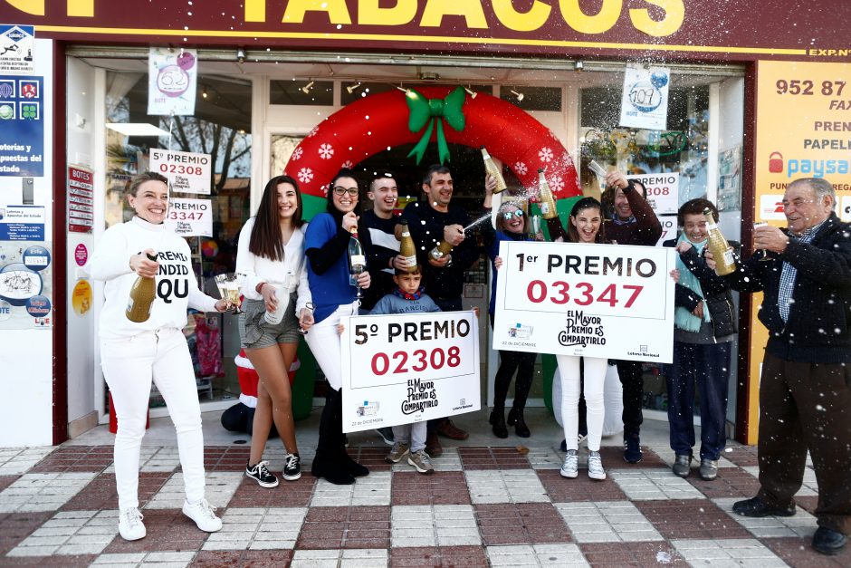 Ispanijoje per Kalėdų loteriją paaiškėjo 2,4 mlrd. eurų prizų fondo laimėtojai