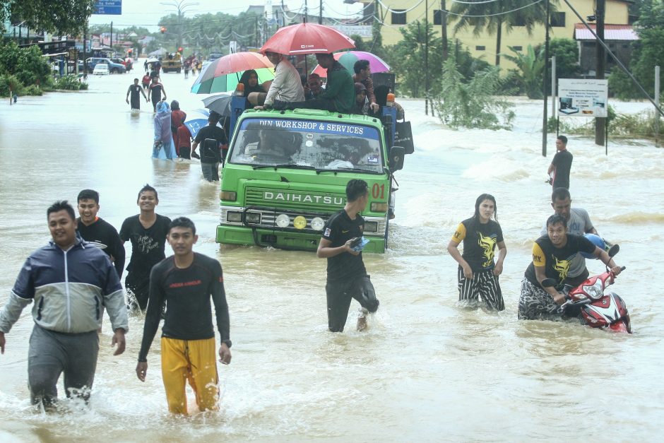 Dėl potvynių Malaizijoje evakuojami tūkstančiai žmonių