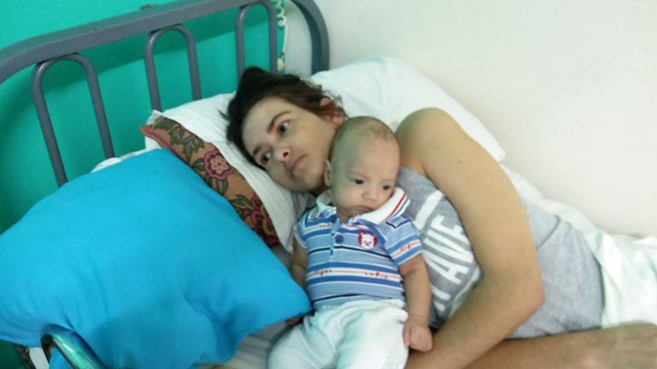 Ištikta komos pagimdžiusi argentinietė pagaliau pamatė sūnų