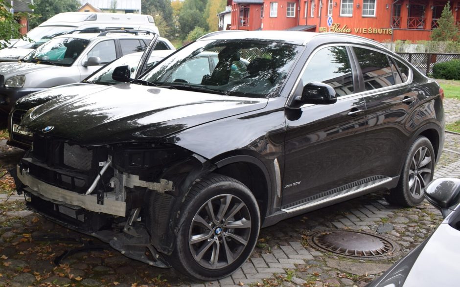 Prabangų BMW apvogė svečių namų teritorijoje Druskininkuose (ieškomi liudininkai)
