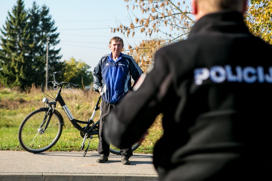 Kauno pareigūnai pažeidėjus tramdė slaptu ginklu: pavojingiausi buvo dviratininkai