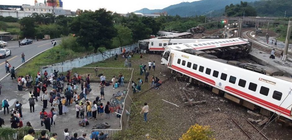 Per traukinio avariją Taivane žuvo 22 žmonių, per 170 sužeista