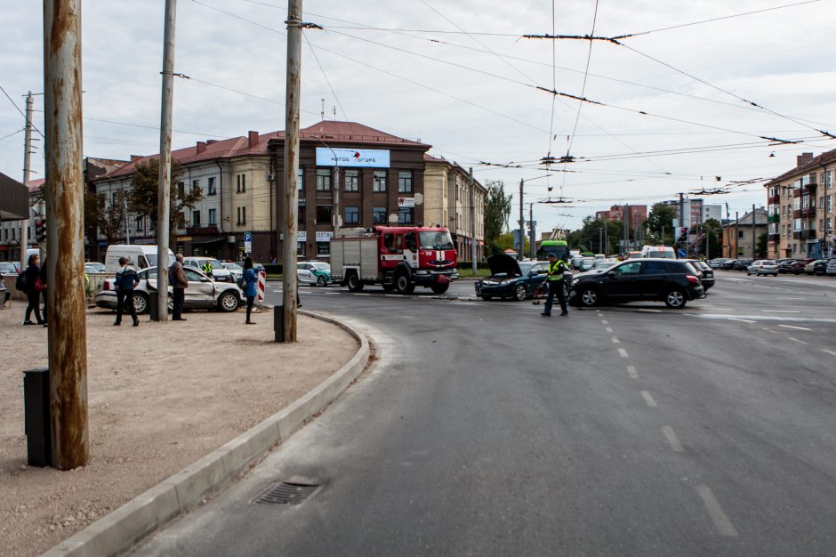 Avarija Savanorių ir Taikos prospektų sankryžoje