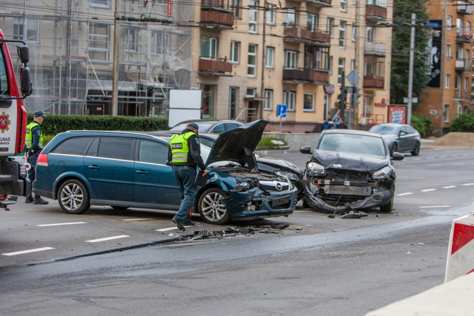 Avarija Savanorių ir Taikos prospektų sankryžoje