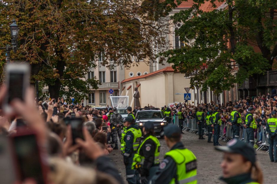 Popiežius kunigams ir vienuoliams: mes nesame Dievo valdininkai