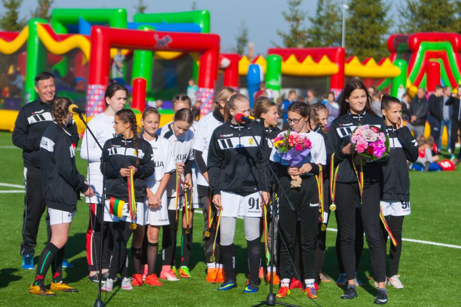 Rekonstruotame Vilkijos stadione įspirti pirmieji įvarčiai