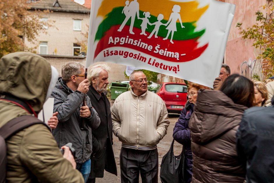 Skandalingoje vaikų paėmimo istorijoje – netikėtas posūkis: tėvui pareikšti įtarimai