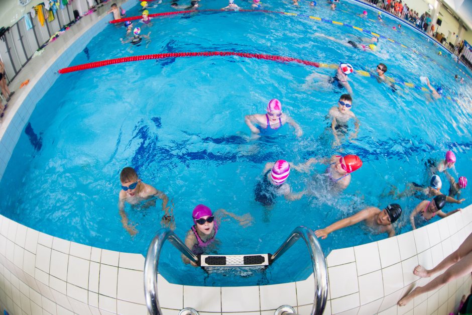 Daugiau nei 6 tūkst. mokinių – nemokamos plaukimo pamokos