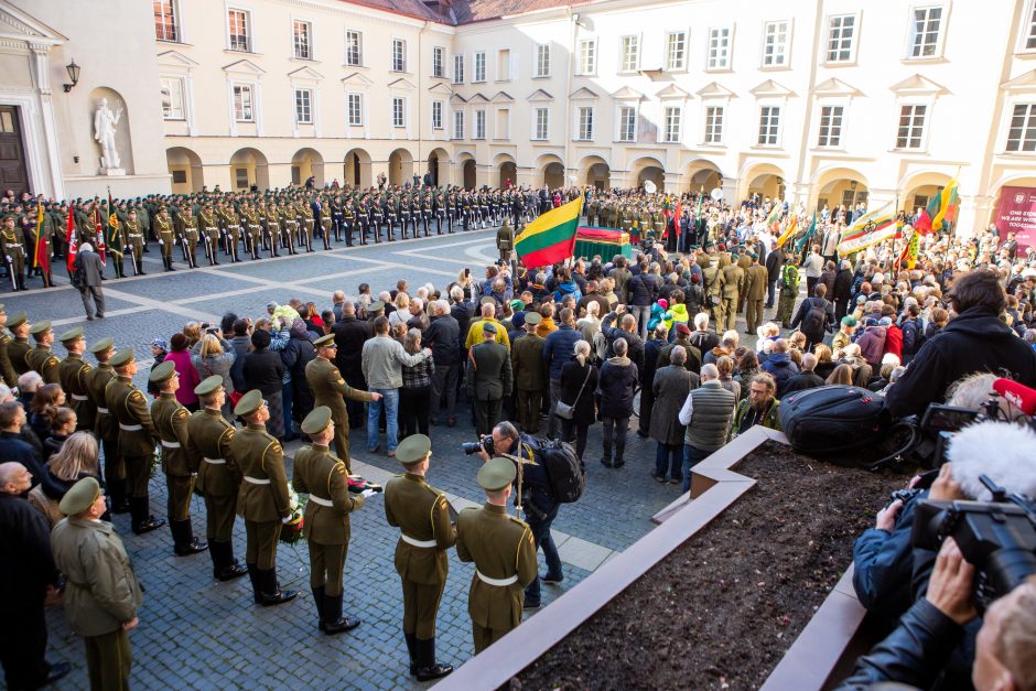 A. Ramanausko-Vanago atminimą valstybinėse laidotuvėse pagerbė 30 šalių diplomatai