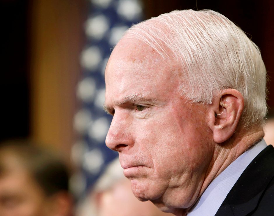 JAV politikos veteranui J. McCainui diagnozuotas smegenų vėžys
