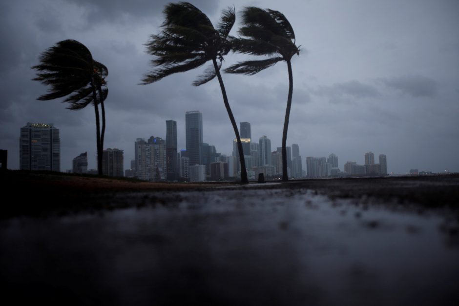 Uraganui „Irma“ pasiekus Floridą, 170 tūkst. būstų nėra elektros