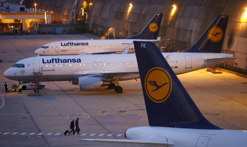 „Lufthansa“ dėl streiko Vokietijos oro uostuose atšaukia 800 planuotų skrydžių