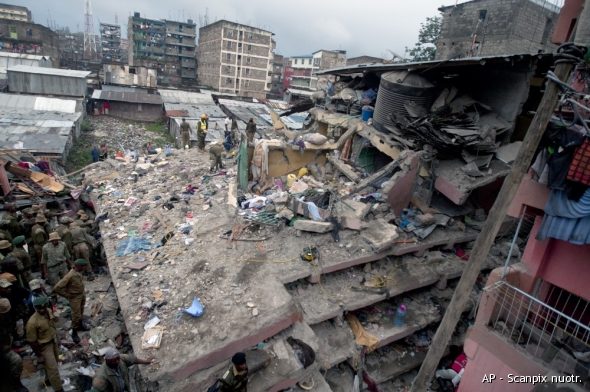 Kenijoje sugriuvus pastatui ieškoma žmonių